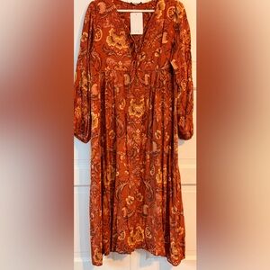 Dress. Midi. Medium. NEW. Beautiful autumn colors.